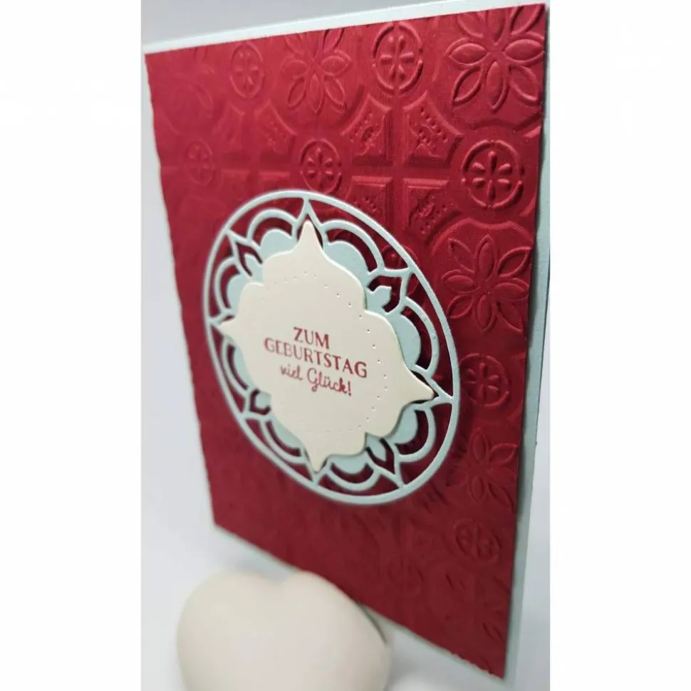 Edle Geburtstagskarte mit geprägtem Kachelhintergrund