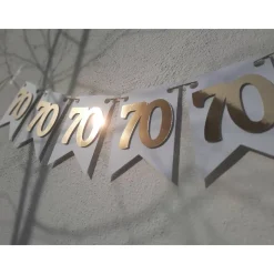 Edle Girlande zum 70. Geburtstag in Weiß und Gold. Wimpel, Wimpelkette in angesagten Trendfarben