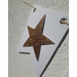 Edle Girlande zur Konfirmation, auf Wunsch personalisiert. Gold und Weiß.