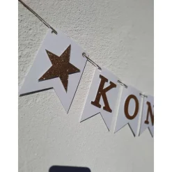 Edle Girlande zur Konfirmation, auf Wunsch personalisiert. Gold und Weiß.