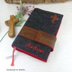 Edle Gotteslobhülle & Bibelhülle aus Filz mit Kork – personalisiertes Geschenk zur Kommunion, Firmung & Konfirmation