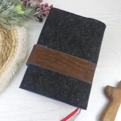 Edle Gotteslobhülle & Bibelhülle aus Filz mit Korkleder – Personalisierte Geschenkidee zur Kommunion, Konfirmation & Firmung