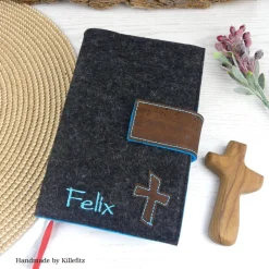 Edle Gotteslobhülle & Bibelhülle aus Filz mit Kork - Personalisiertes Geschenk zur Kommunion & Konfirmation