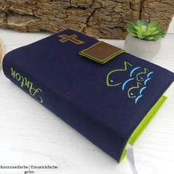 Edle Gotteslobhülle aus dunkelblauem Filz – personalisierte Bibelhülle zur Erstkommunion & Konfirmation