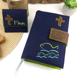 Edle Gotteslobhülle aus dunkelblauem Filz – personalisierte Bibelhülle zur Erstkommunion & Konfirmation