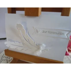 Edle Karte in weiß mit Federn zur Kommunion oder Konfirmation