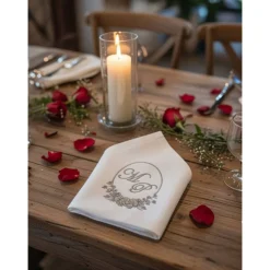 Edle Stoffservietten mit Monogramm