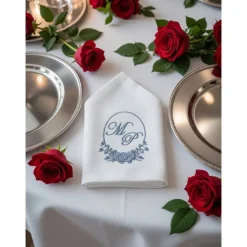 Edle Stoffservietten mit Monogramm