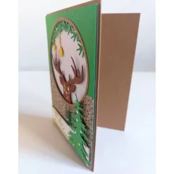 Edle Weihnachtskarte grün/braun mit Hirsch – Klappkarte mit Glitzer & geprägtem Kuvert