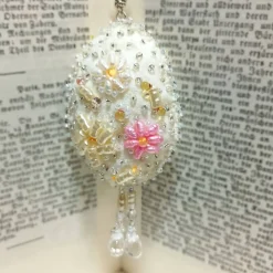 Ei Ornament creme weiß beidseitig bestickt Unikat Osterei handmade shabby chic Wohndeko