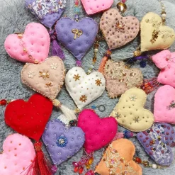 Ei Ornament flieder lila beidseitig bestickt Unikat Osterei handmade shabby chic Wohndeko