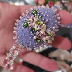 Ei Ornament flieder lila beidseitig bestickt Unikat Osterei handmade shabby chic Wohndeko