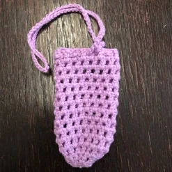 Eine Eierschleuder / Eiernetz / Ostereierschleuder / Ostereiernetz rosa