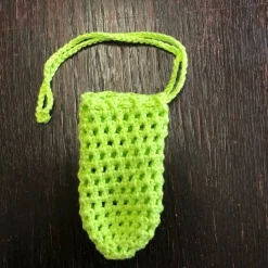 Eine Eierschleuder / Eiernetz / Ostereierschleuder / Ostereiernetz apfelgrün