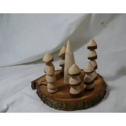 Eine sehr schöne kleine Baumgruppe auf einer Zwetschgenscheibe