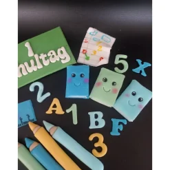 Einschulungsdekoration aus Fondant, Tortendekoration Einschulung, Schulanfang
