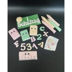Einschulungsdekoration aus Fondant, Tortendekoration Einschulung, Schulanfang