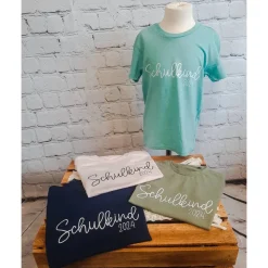 Einschulungsshirt "Schulkind 2026" - verschiedene Shirtfarben - mit Namen personalisierbar