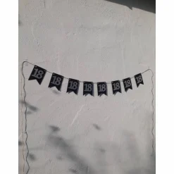 Elegante Girlande aus Papier zum 18. Geburtstag in silber und schwarz, Wimpelkette, Fahnengirlande, Wimpel, Partydekoration, Papierdekoration