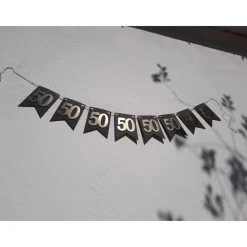 Elegante Girlande zum 50. Geburtstag in Gold und Schwarz. Angesagte Trendfarben! Tolle Papierdeko zum 50. Wimpelkette zu