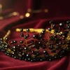Elegante Goldkrone mit schwarzen Perlen – Black Majesty Tiara für Bräute & Göttinnen