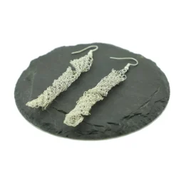 elegante Ohrhänger mit langen Spiralen - gehäkelt aus kräftigem Silberdraht, Damen-Ohrschmuck