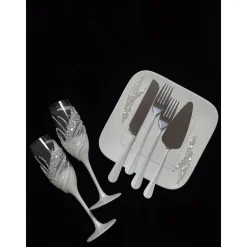 Elegantes Hochzeitsset aus Samt mit Stickerei und Pailletten – personalisiert, romantisch & luxuriös handgefertigt