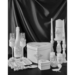 Elegantes Hochzeitsset aus Wildleder mit Kristallen – personalisiert, romantisch & luxuriös handgefertigt