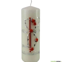 Elfenbeinfarbige Kerze zum Valentinstag mit Rosenranke, orangenen Rosen und auf Wunsch mit Gedicht