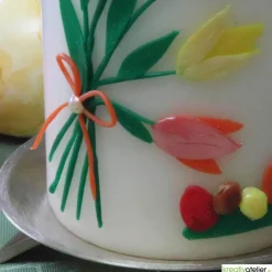 Elfenbeinfarbige Osterkerze mit Tulpen, Osternest und Häschen, personalisierbar, Ostergeschenk, Osterdeko, Ostergruß