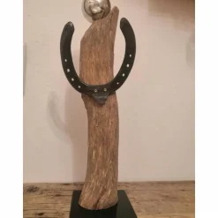 Engel aus Treibholz – Handgemachte Skulptur mit Hufeisen-Flügeln & Edelstahlkopf – Unikat als Schutzengel