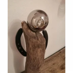 Engel aus Treibholz – Handgemachte Skulptur mit Hufeisen-Flügeln & Edelstahlkopf – Unikat als Schutzengel