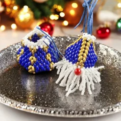 Entfesseln Sie Ihre Weihnachtsstimmung: Entdecken Sie 7 cm große Weihnachtswichtel mit befüllbaren Anhängern für einziga