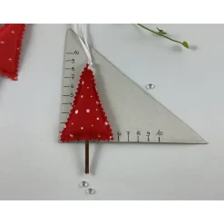 10er Set kleine Tannenbäume rot/weiß – Handgemachte Weihnachtsdeko & Geschenkanhänger