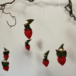 Erdbeerwichtel- Blumenkind - Jahreszeitentisch - Sommer