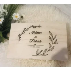 Erinnerungskiste Hochzeit Personalisiert - Hochzeitsgeschenk - Erinnerungskiste -Holzkiste -Holzbox-Blumenkranz