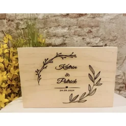 Erinnerungskiste Hochzeit Personalisiert - Hochzeitsgeschenk - Erinnerungskiste -Holzkiste -Holzbox-Blumenkranz