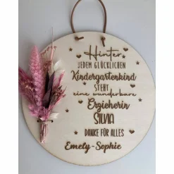 Erzieher / in, Lehrer / in Geschenk zum Abschied Holzscheibe personalisierbar - mit Trockenblumen