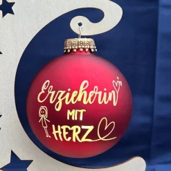 Erzieherin mit Herz - Personalisierte Weihnachtskugel mit Lasergravur