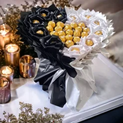 Essbarer Blumenstrauß - Elegant, Ferrero Rocher + Ewige Rosen