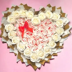 Essbarer Blumenstrauß - Raffaello mit weißen Seifenrosen