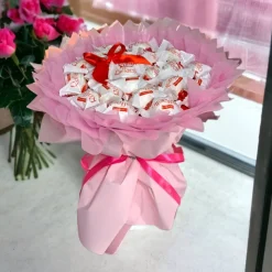 Essbarer Blumenstrauß- Handgemachtes personalisiertes Geschenk für Männer, Frauen. Strauß aus Pralinen, Raffaello