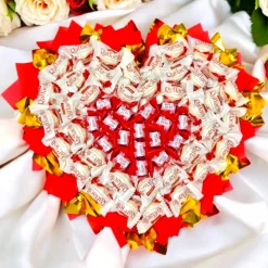 Essbarer Blumenstrauß mit Raffaello und Mon Cheri