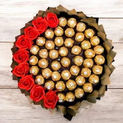 Essbarer Ferrero-Rocher-Strauß mit roten Rosen in Schwarz-Gold – handgemachte Geschenkidee