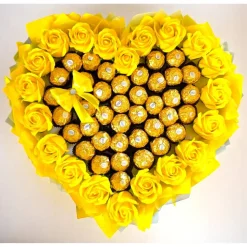 Essbarer Ferrero-Rocher-Strauß in Herzform mit gelben Rosen – handgemachte Geschenkidee