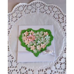 Exklusive Valentinskarte in Herzform mit Blüten in edler Kartenbox – Handgemacht & Verziert