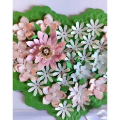 Exklusive Valentinskarte in Herzform mit Blüten in edler Kartenbox – Handgemacht & Verziert