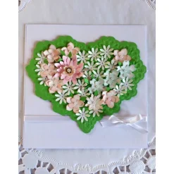 Exklusive Valentinskarte in Herzform mit Blüten in edler Kartenbox – Handgemacht & Verziert