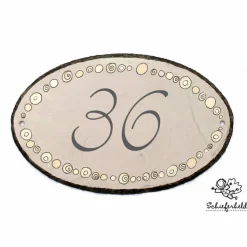 Exklusives Hochzeitsgeschenk: Ovales Haustürschild aus Schiefer – Personalisiertes Familienschild