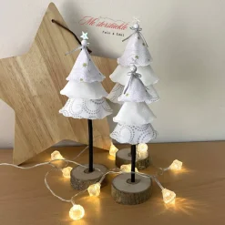 Exlusive Dekobäumchen mit Holzfuß weiß gold – Handgemachte Weihnachtsdeko in 3 Größen